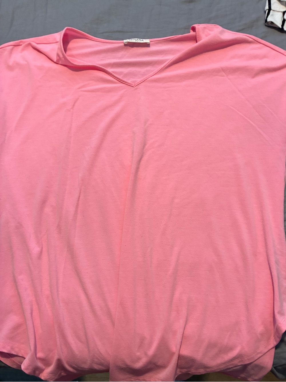 Zenana Outfitters Bubblegum Pink V-Neck Short Sleeve Top